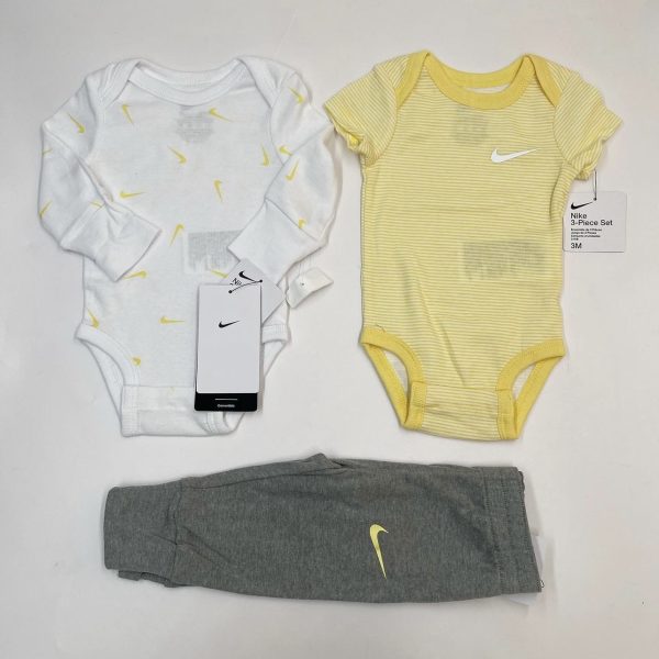 Conjunto NIKE