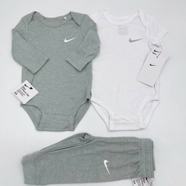 Conjunto NIKE