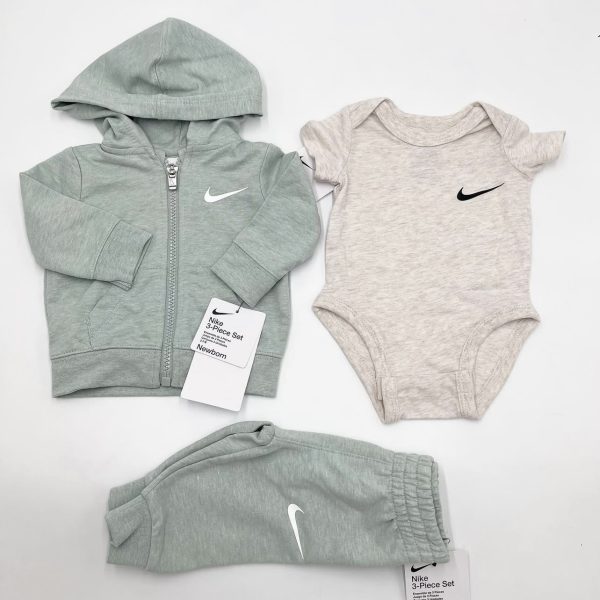 Conjunto NIKE
