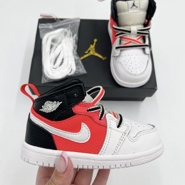 Jordan 1 Mid - N•22