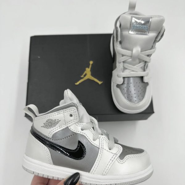 Jordan 1 Mid SE UNI - N•22