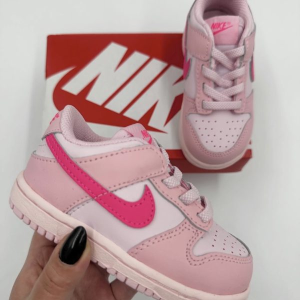 NIKE Dunk Low - N•21